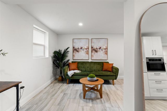 314 W ALVA STREET, Tampa, FL 33603