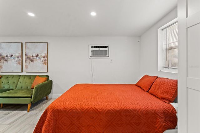 314 W ALVA STREET, Tampa, FL 33603