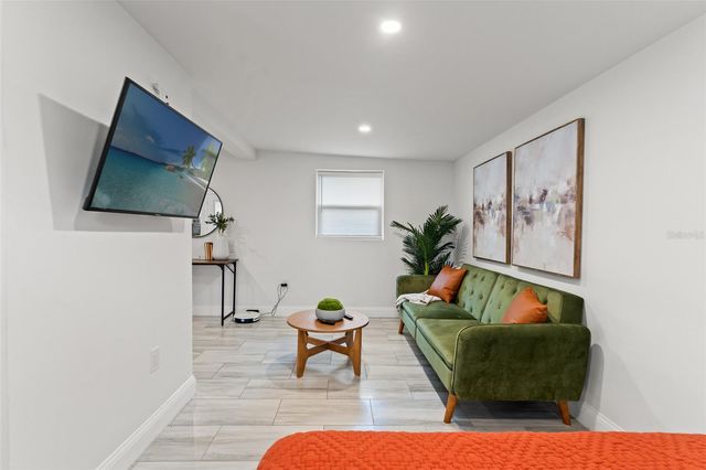 314 W ALVA STREET, Tampa, FL 33603