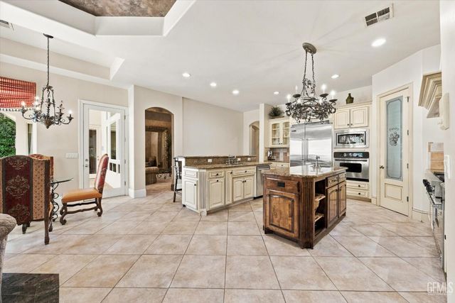 11419 Harrington Street, Bakersfield, CA 93311