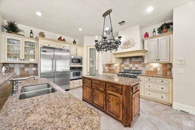 11419 Harrington Street, Bakersfield, CA 93311