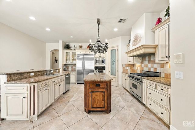 11419 Harrington Street, Bakersfield, CA 93311