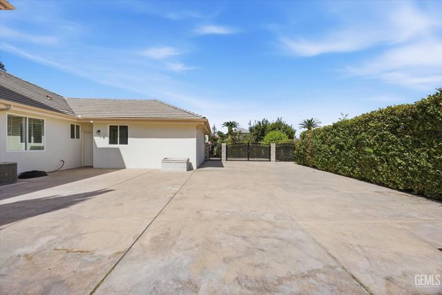 11419 Harrington Street, Bakersfield, CA 93311