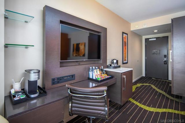 207 5th Ave 1224, San Diego, CA 92101