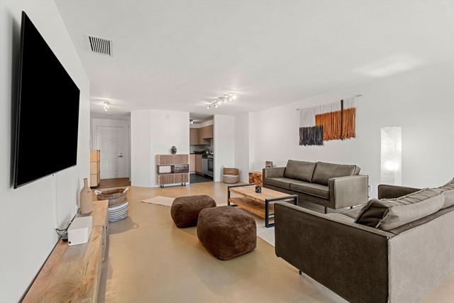 150 Lynnway 503, Lynn, MA 01902