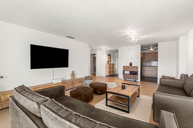 150 Lynnway 503, Lynn, MA 01902