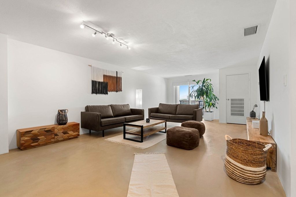 150 Lynnway 503, Lynn, MA 01902