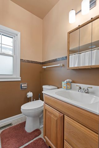 12 N Du Bois Avenue, Elgin, IL 60123