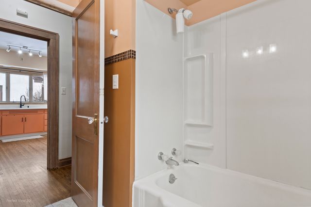 12 N Du Bois Avenue, Elgin, IL 60123