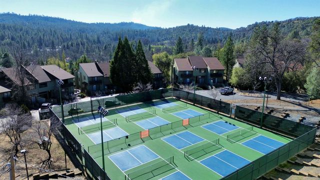 13033 Clements Road, Groveland, CA 95321