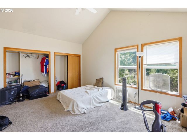 4135 FORSYTHIA St, Springfield, OR 97478