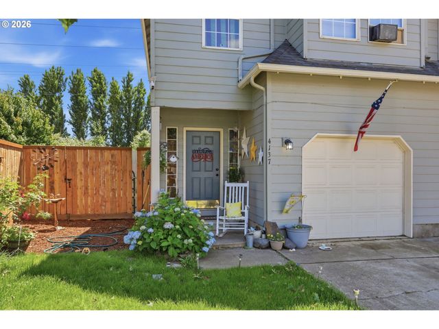 4135 FORSYTHIA St, Springfield, OR 97478