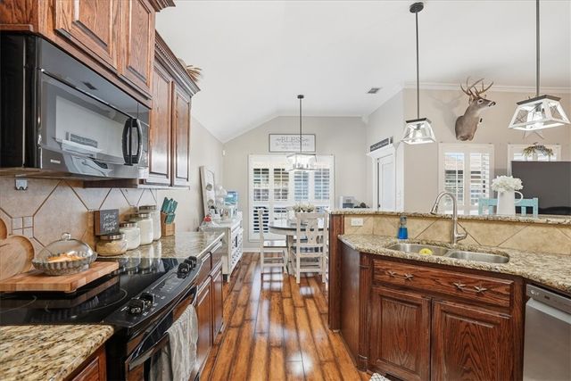 3721 Lake Hawkins, Robstown, TX 78380