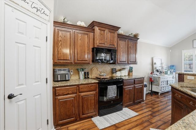 3721 Lake Hawkins, Robstown, TX 78380