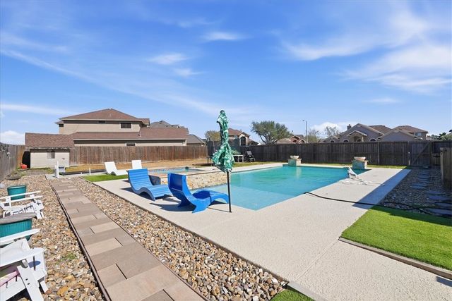 3721 Lake Hawkins, Robstown, TX 78380