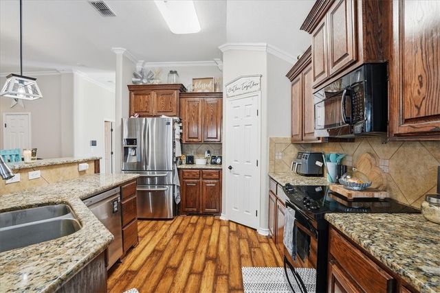 3721 Lake Hawkins, Robstown, TX 78380