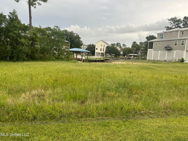 242 Fernwood Drive, Pass Christian, MS 39571