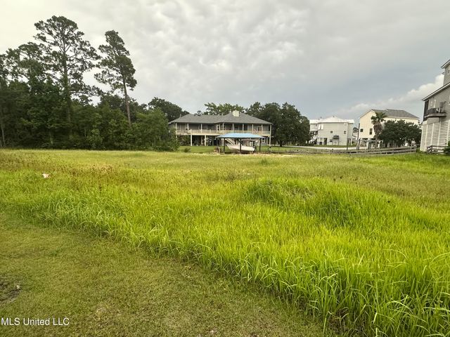 242 Fernwood Drive, Pass Christian, MS 39571