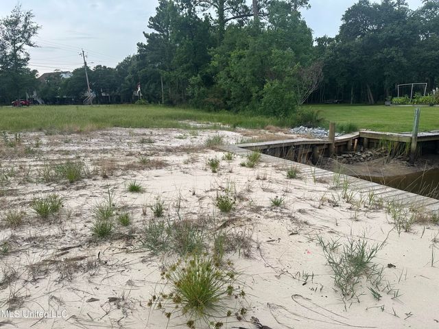 242 Fernwood Drive, Pass Christian, MS 39571