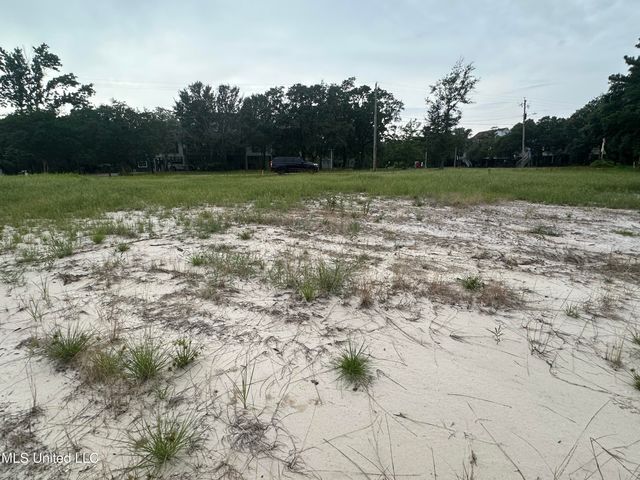 242 Fernwood Drive, Pass Christian, MS 39571