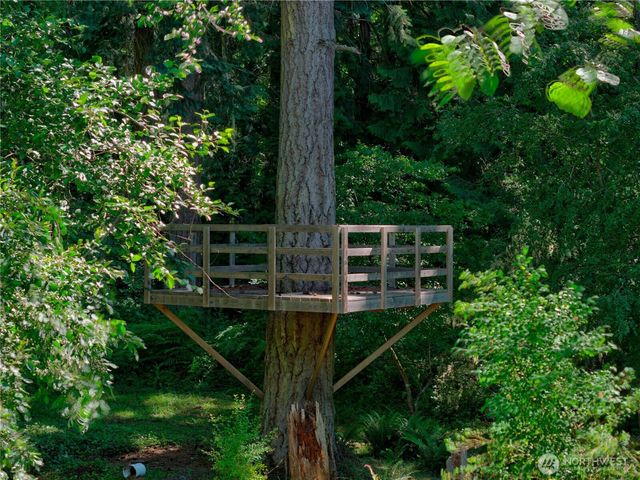 5621 Paradise Lane, Anacortes, WA 98221