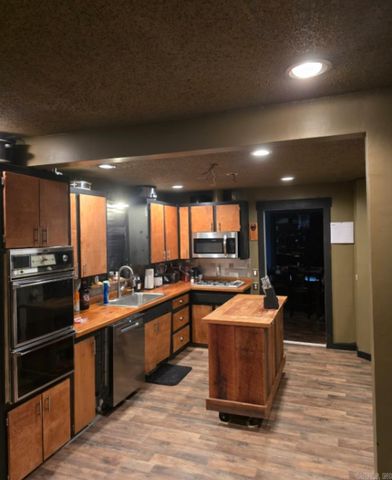 11404 Lucian Wood Road, Cedarville, AR 72932