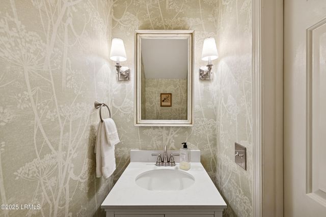 895 Ribaut Rd Apt 2, Beaufort, SC 29902