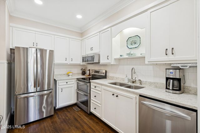 895 Ribaut Rd Apt 2, Beaufort, SC 29902