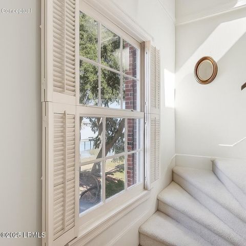 895 Ribaut Rd Apt 2, Beaufort, SC 29902