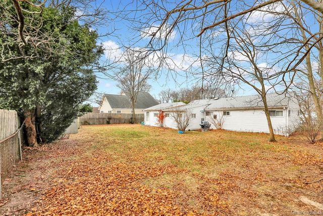 34 Tamarack Street, Central Islip, NY 11722