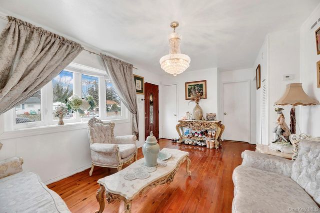 34 Tamarack Street, Central Islip, NY 11722