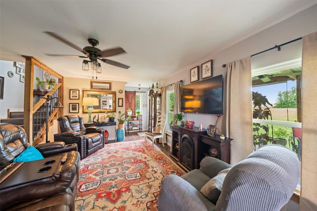 154 Pin Oak Drive, Angleton, TX 77515
