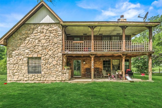 154 Pin Oak Drive, Angleton, TX 77515