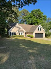 2360 Huntington Drive, Loganville, GA 30052