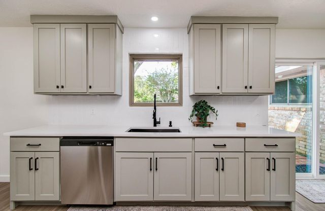 2809 Spa Drive, Deer Park, TX 77536