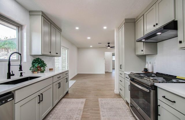 2809 Spa Drive, Deer Park, TX 77536