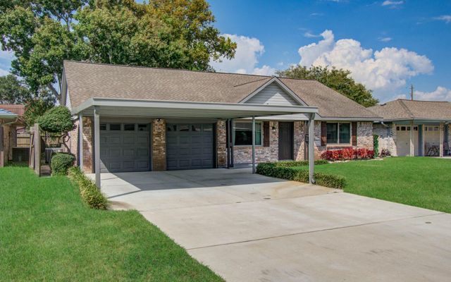 2809 Spa Drive, Deer Park, TX 77536