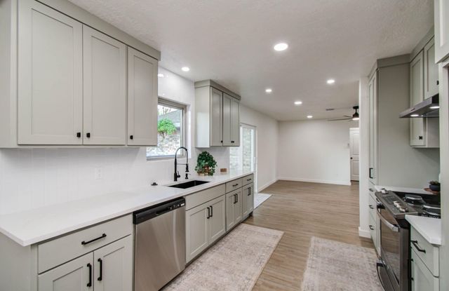 2809 Spa Drive, Deer Park, TX 77536