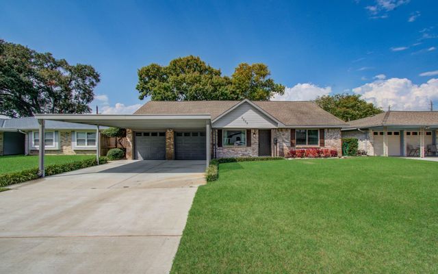 2809 Spa Drive, Deer Park, TX 77536