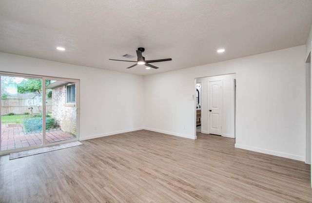 2809 Spa Drive, Deer Park, TX 77536