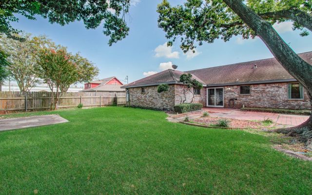 2809 Spa Drive, Deer Park, TX 77536