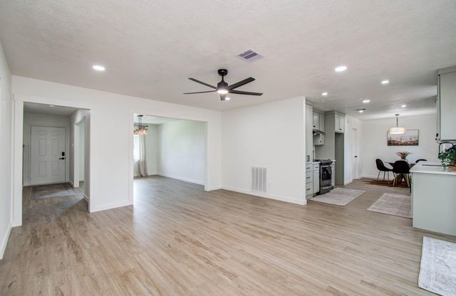 2809 Spa Drive, Deer Park, TX 77536