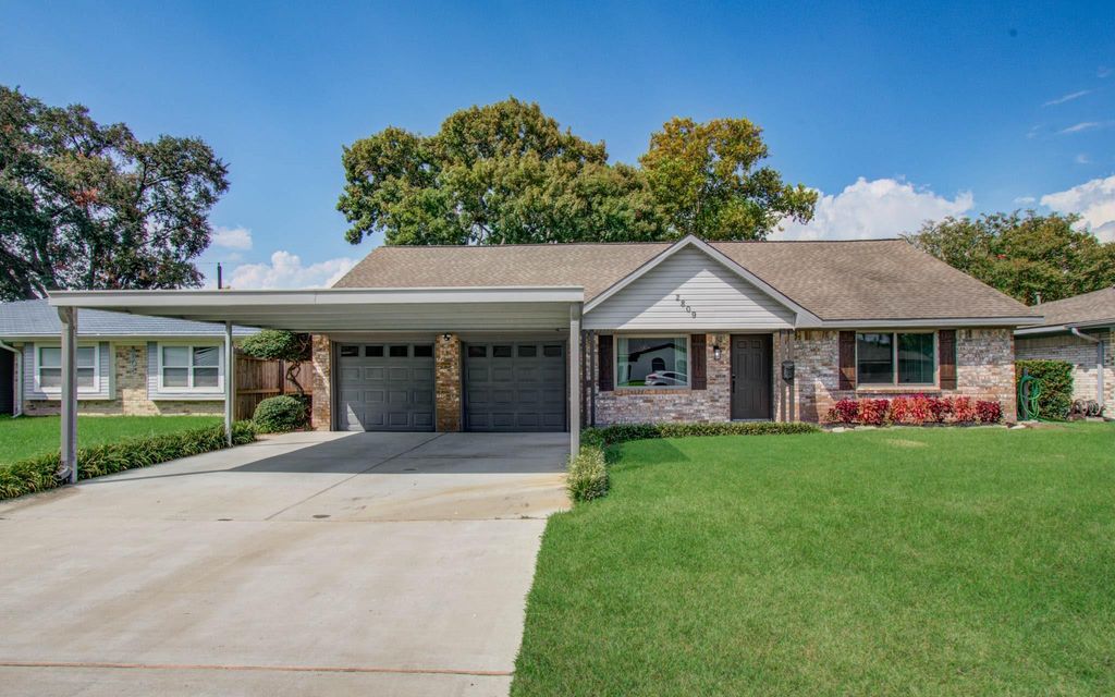2809 Spa Drive, Deer Park, TX 77536