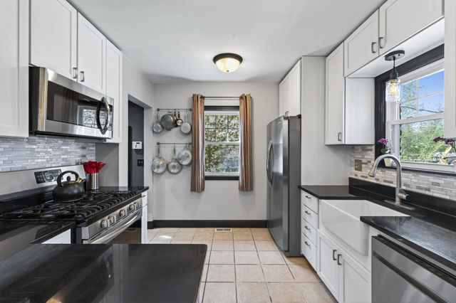 4048 17th Avenue S, Minneapolis, MN 55407