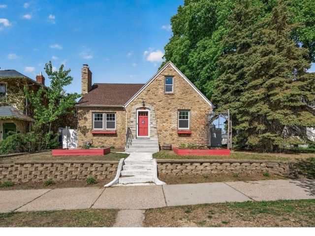 4048 17th Avenue S, Minneapolis, MN 55407