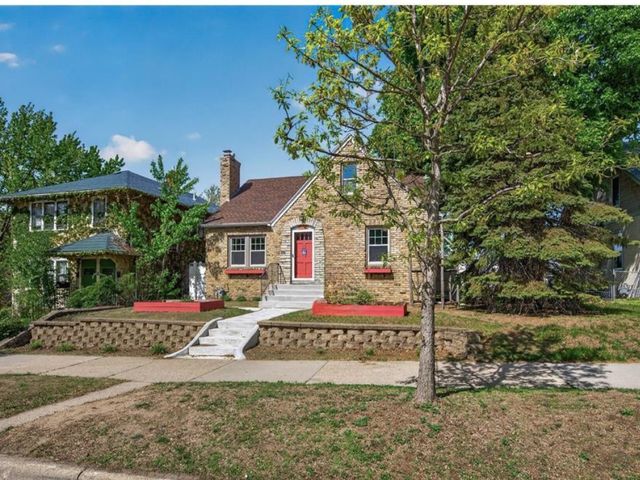 4048 17th Avenue S, Minneapolis, MN 55407