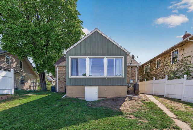 4048 17th Avenue S, Minneapolis, MN 55407