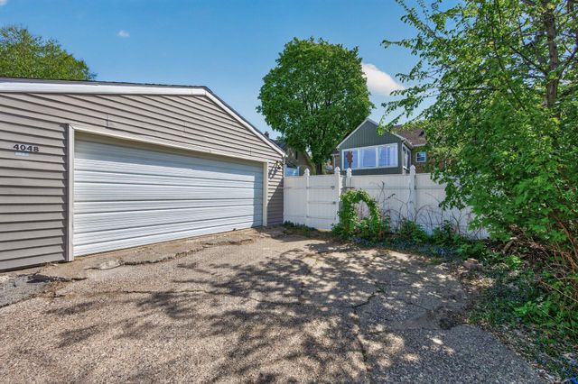 4048 17th Avenue S, Minneapolis, MN 55407