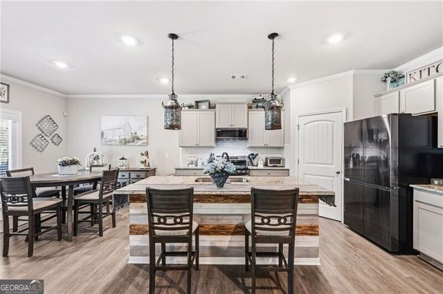 401 Valley View Circle, Dallas, GA 30132