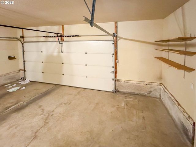 1886 WOODSTOCK Cir, Salem, OR 97304